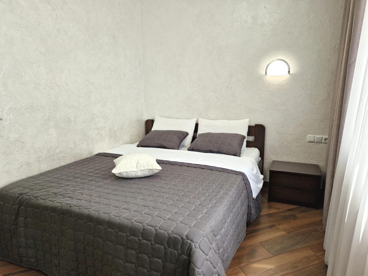 Cozy Apartment On Belvedere Ivano-Frankivsk Exterior photo